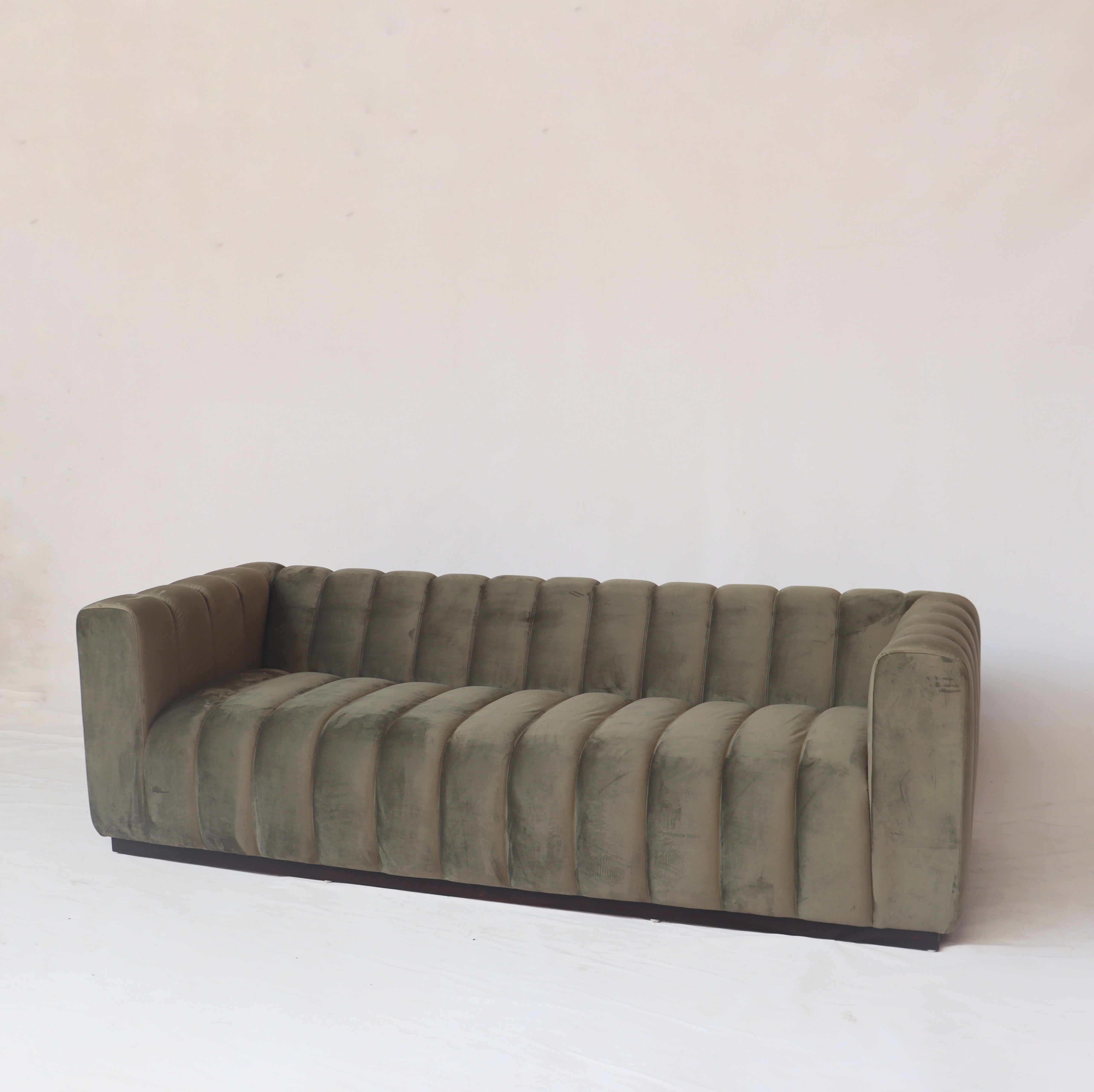 FLUTED SOFA