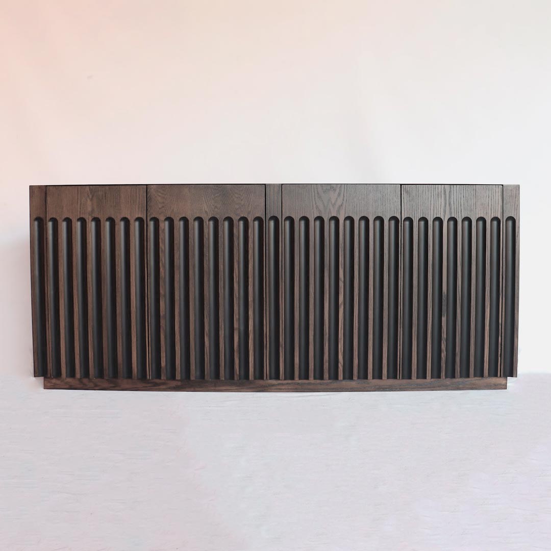 A statement piece exuding elegance and sophistication with its fluted design, offering timeless allure to any space.