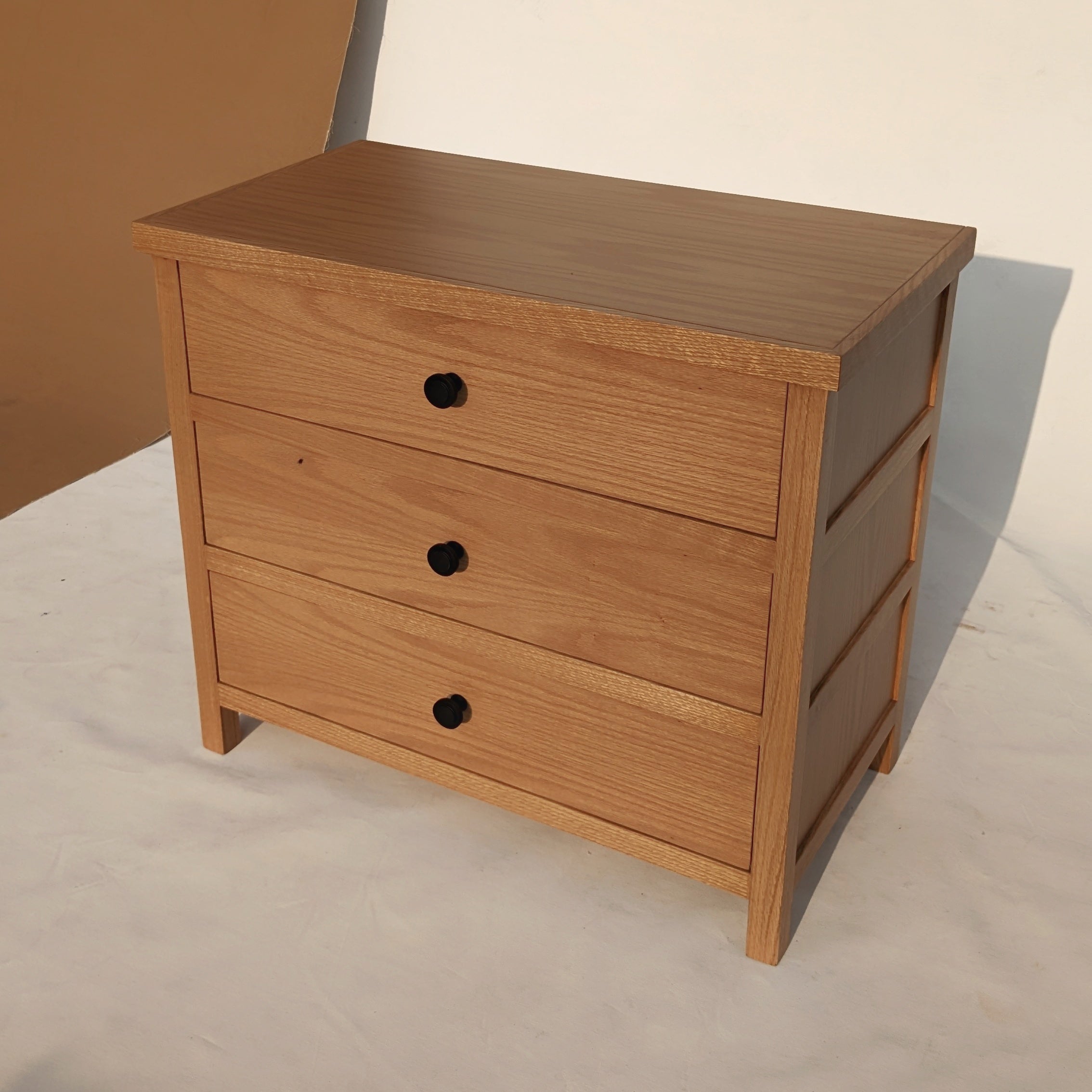 CHUNKY NIGHT STAND