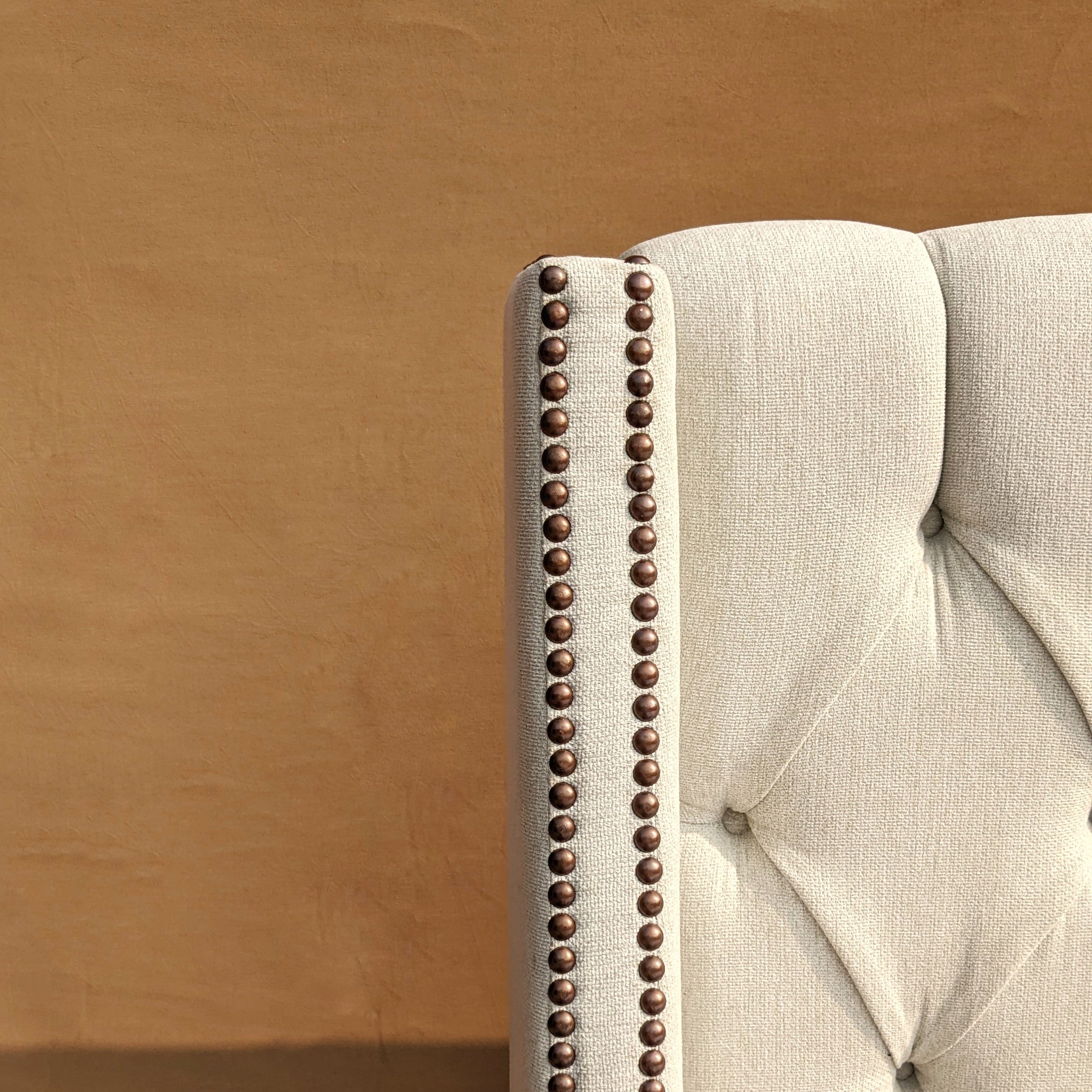TUFTED BED