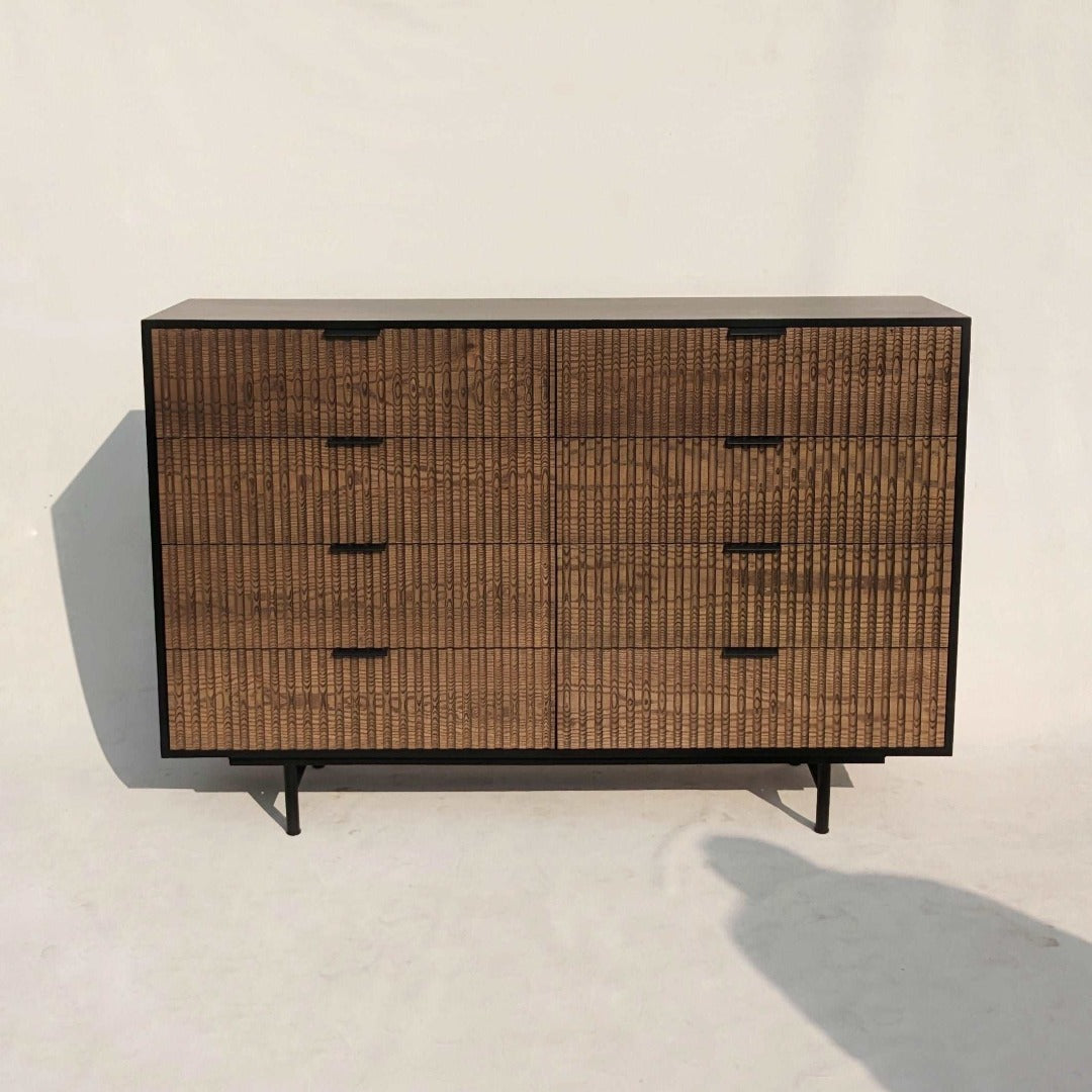Make a statement with our dressing table featuring solid wood drawer fronts, adding both function and beauty to your space.