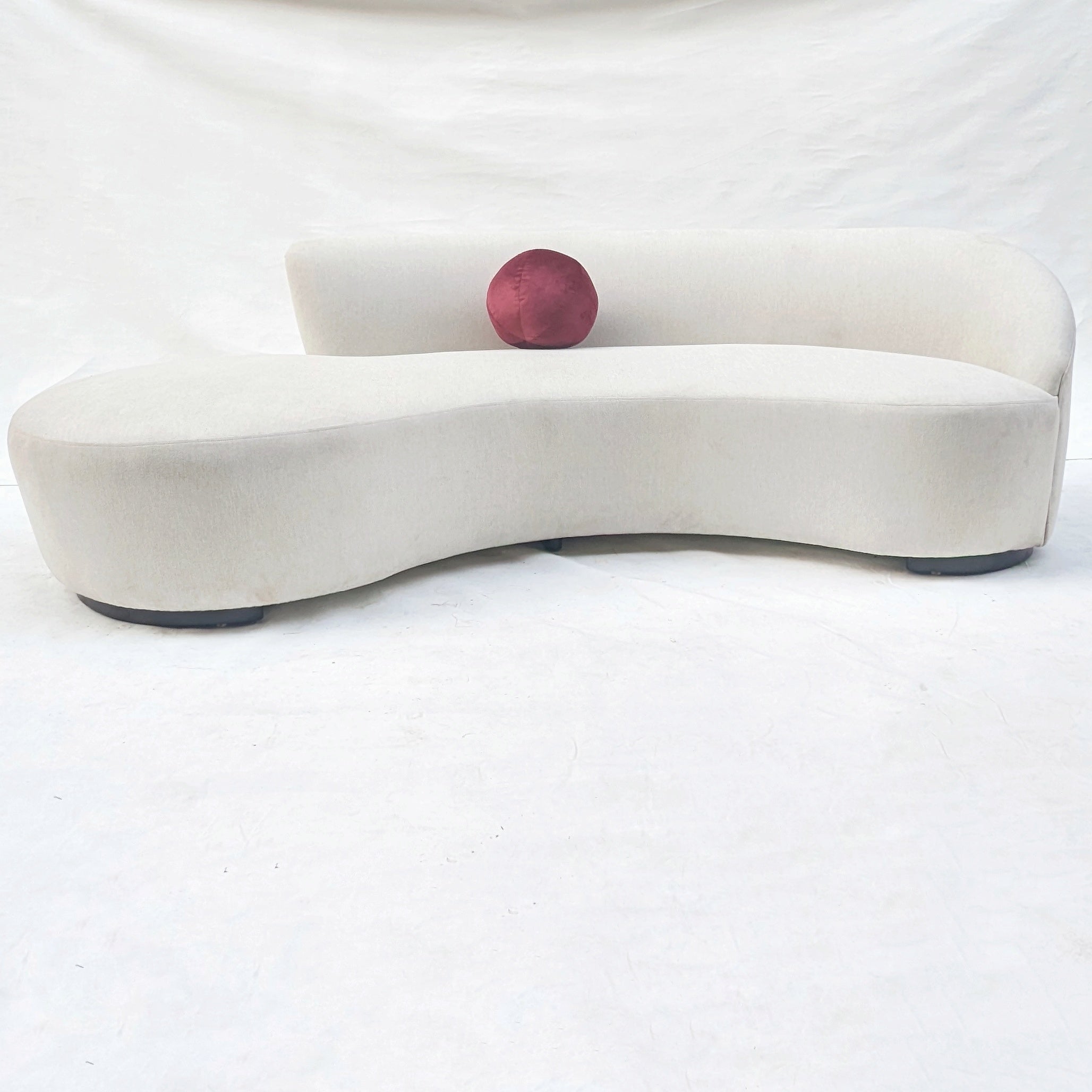 CONTOUR COUCH