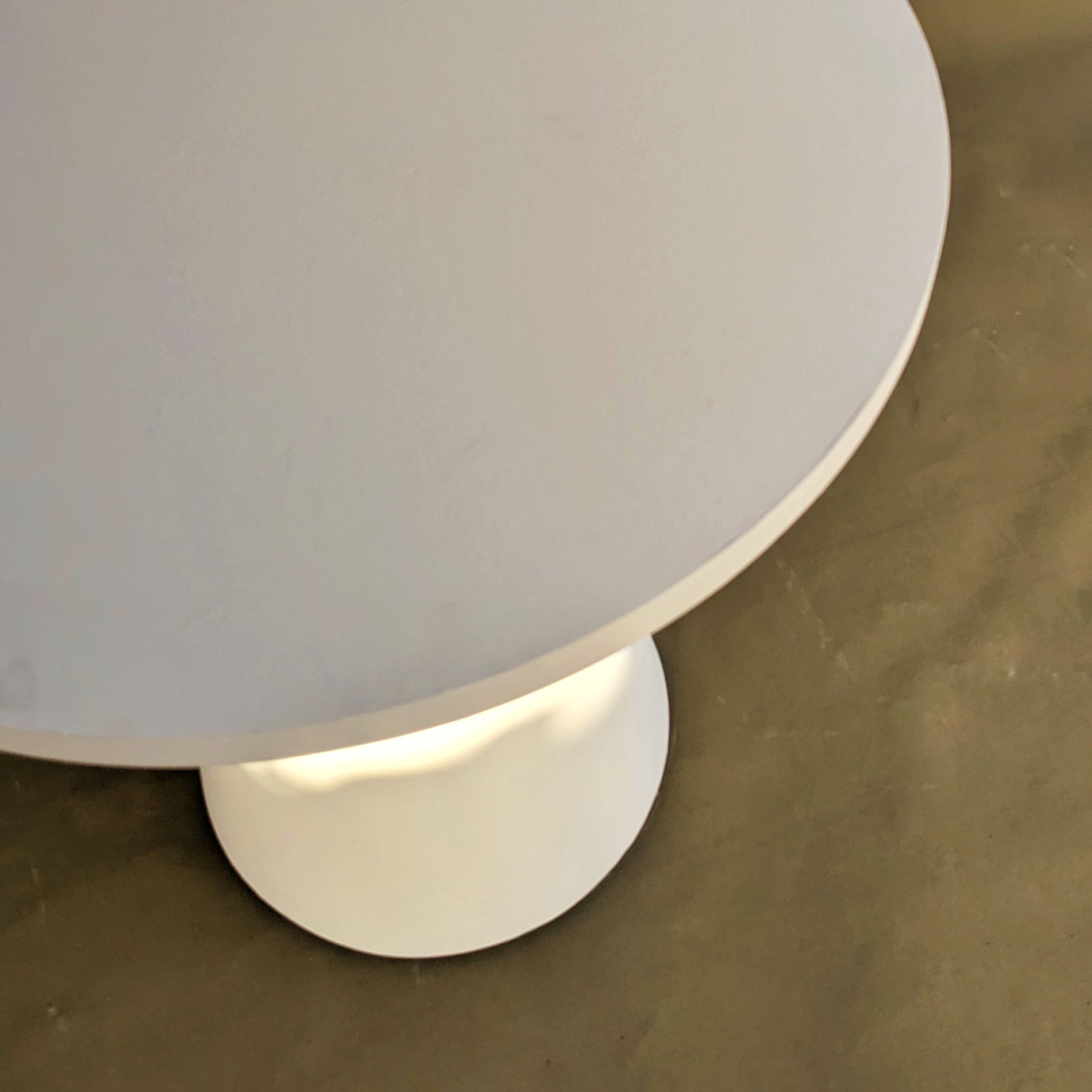HOUBA TABLE
