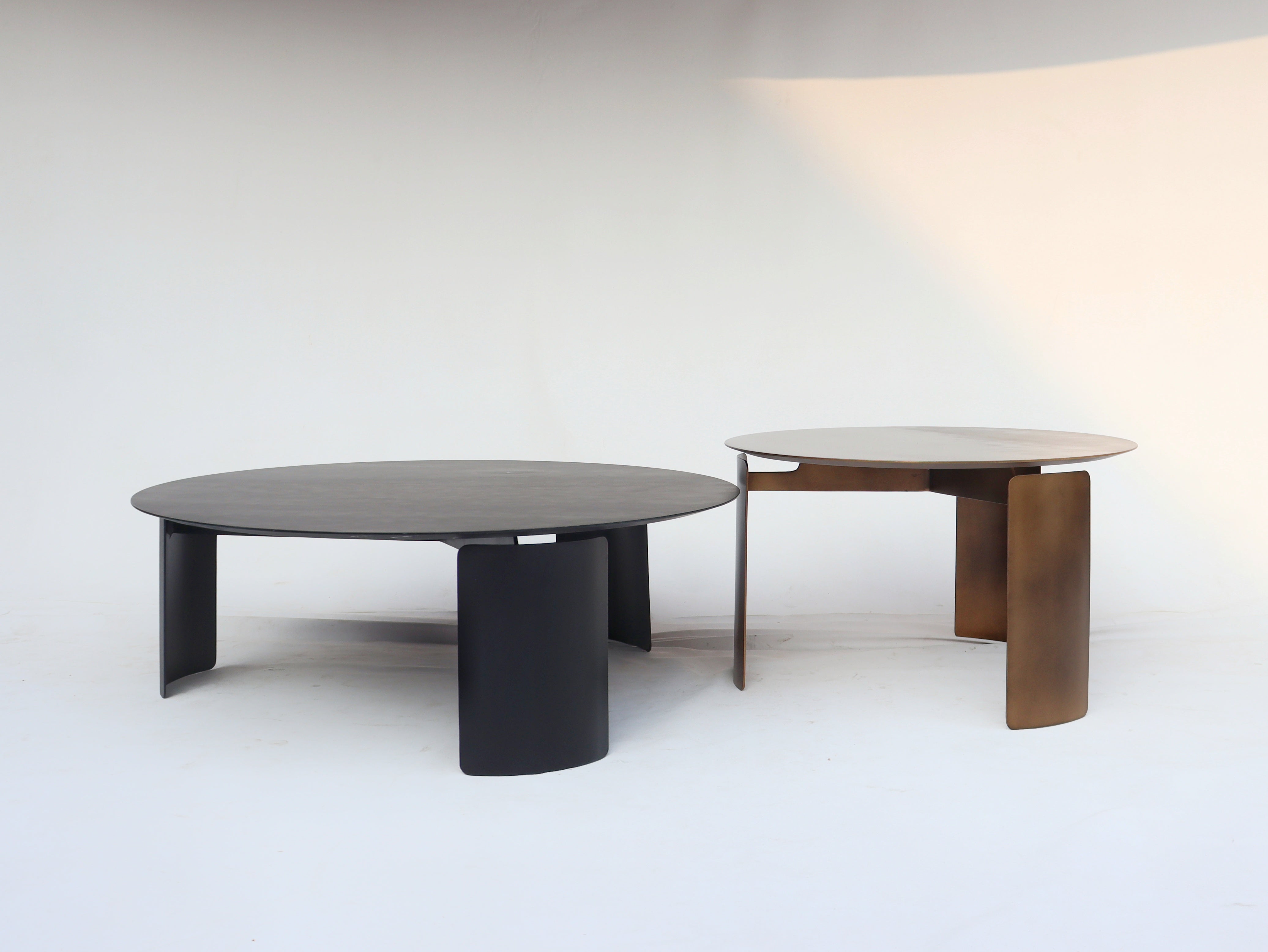 PADDLE COFFEE TABLE