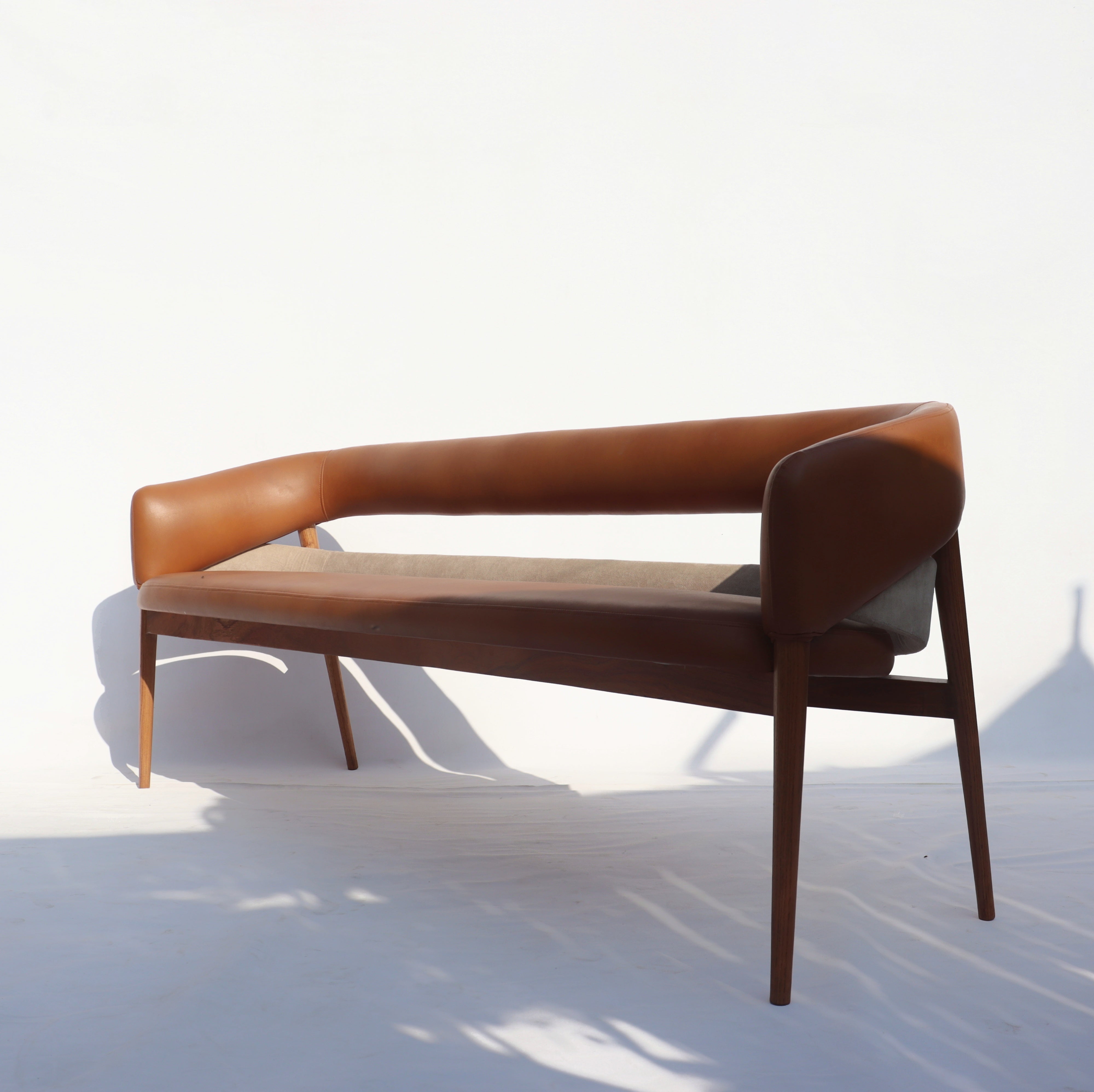 TUXEDO DINING BENCH