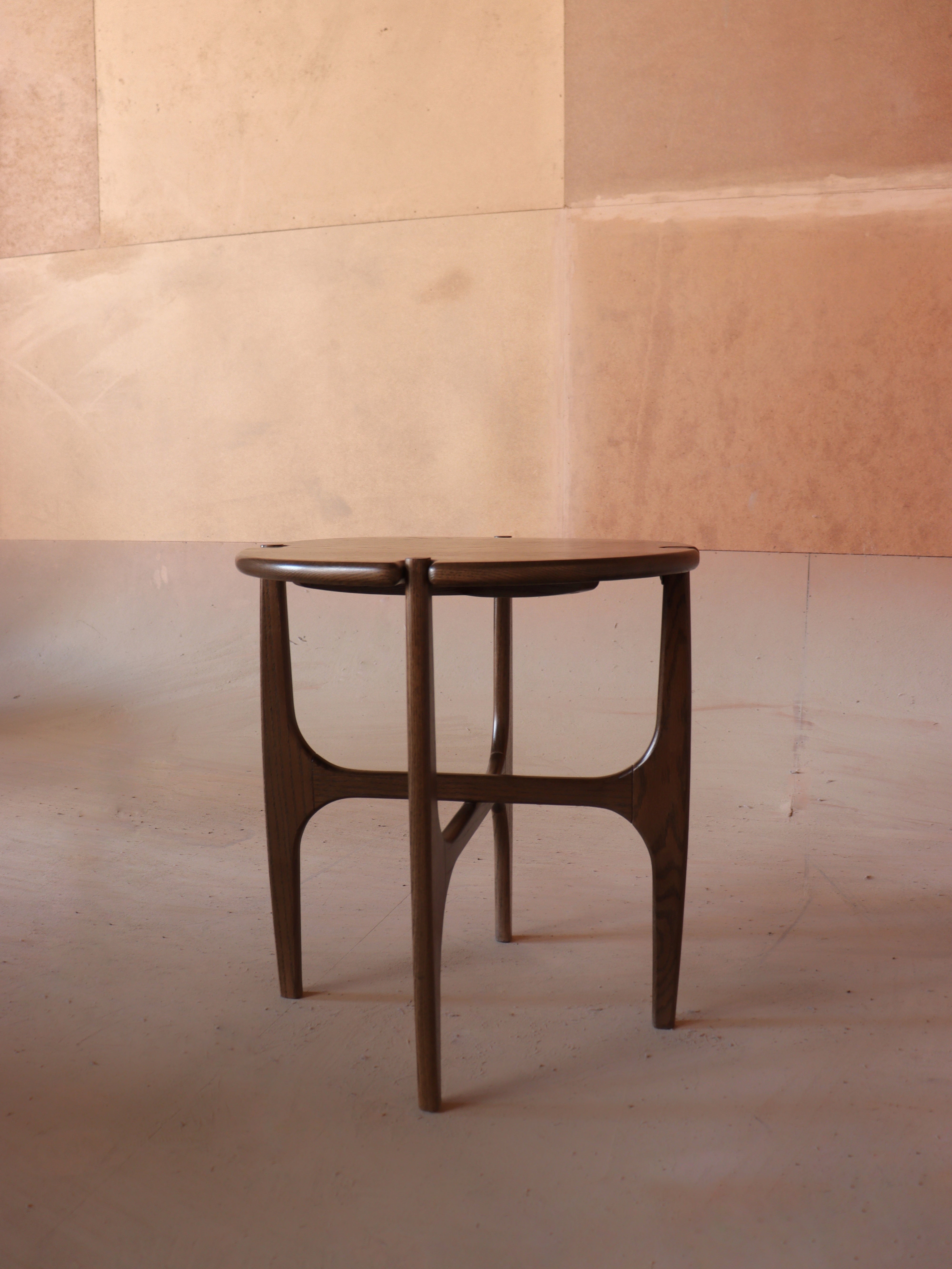 NEXUS SIDETABLE