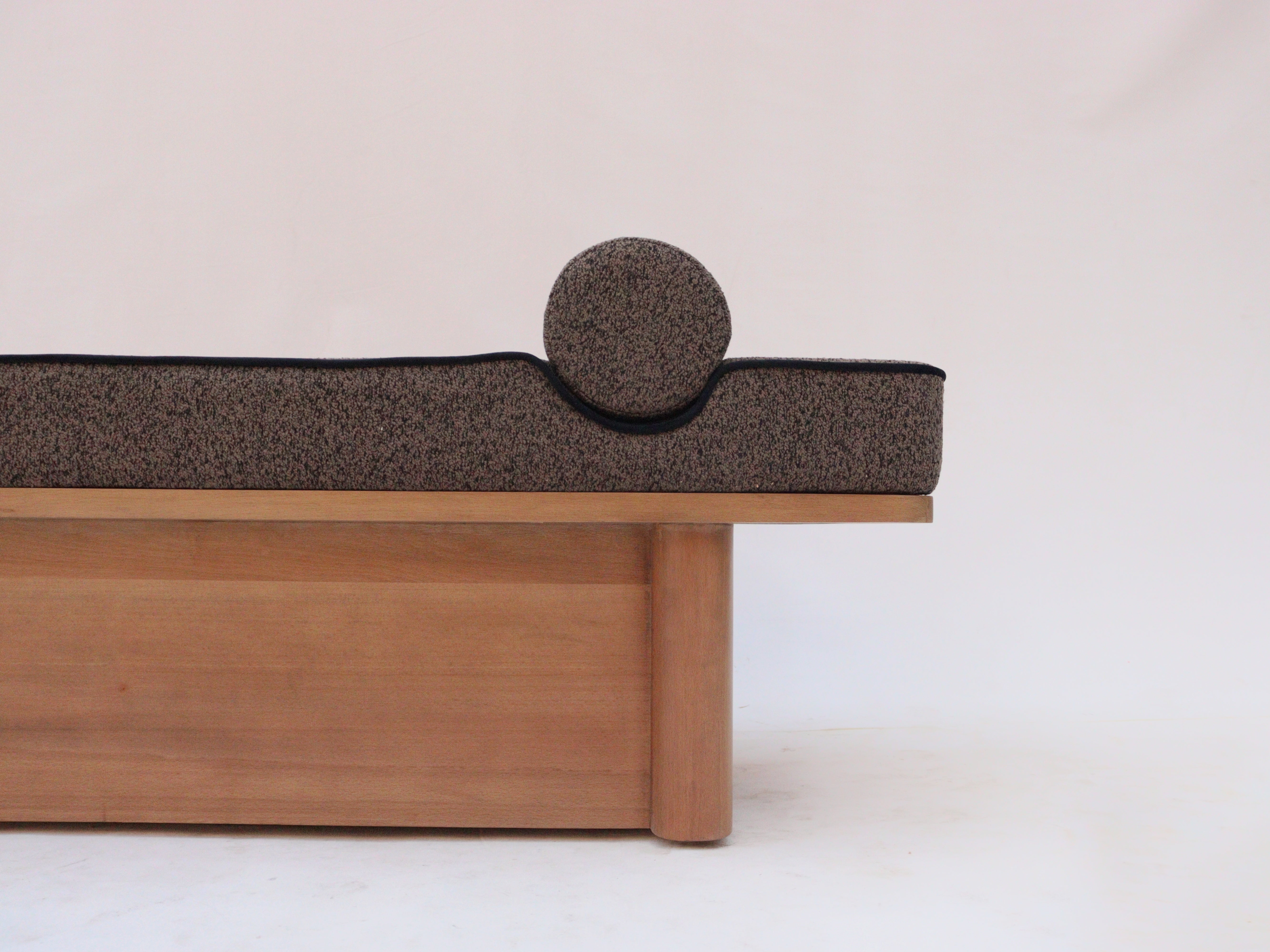 GAO BENCH