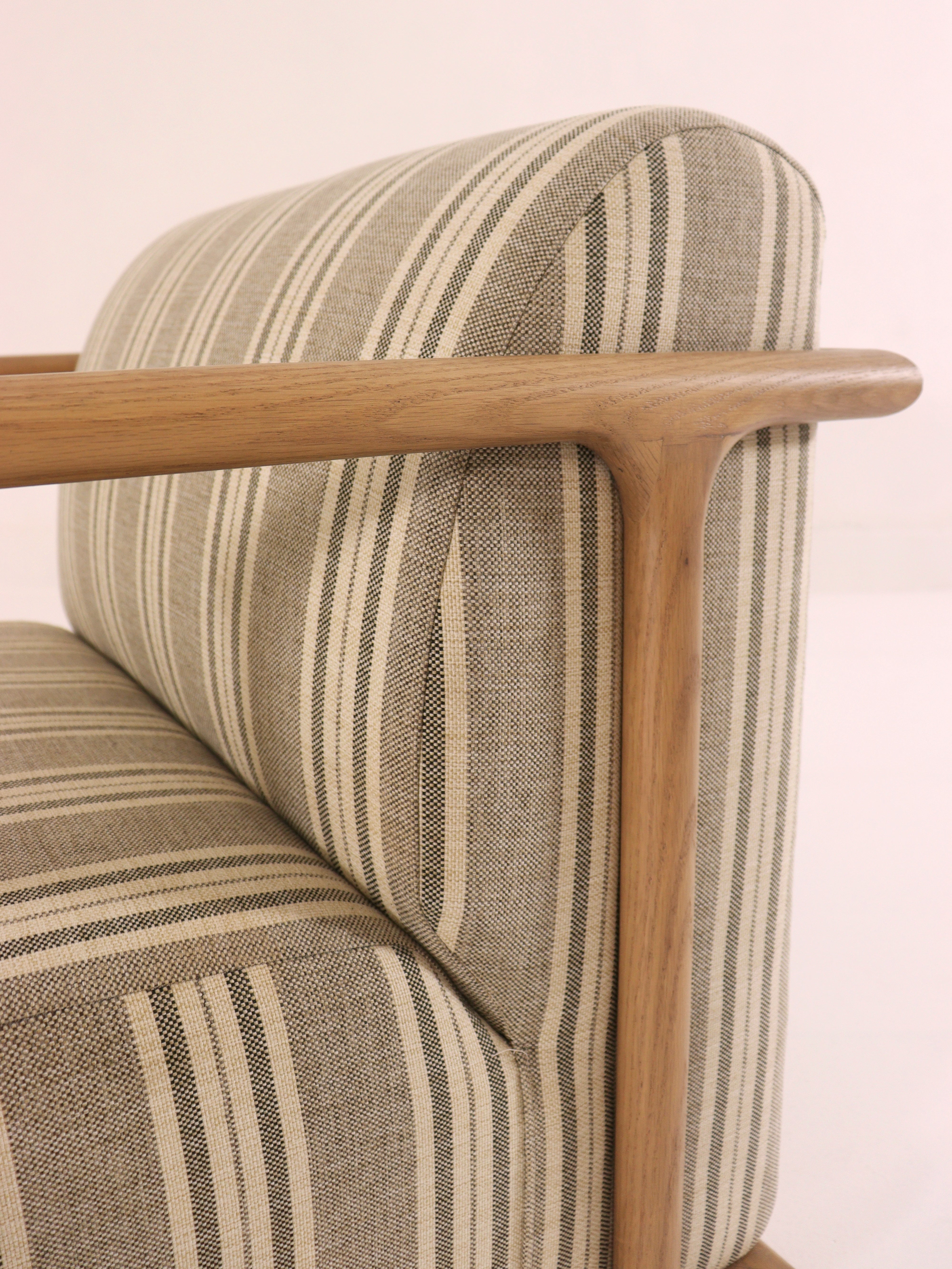 LOCKWOOD CHAIR