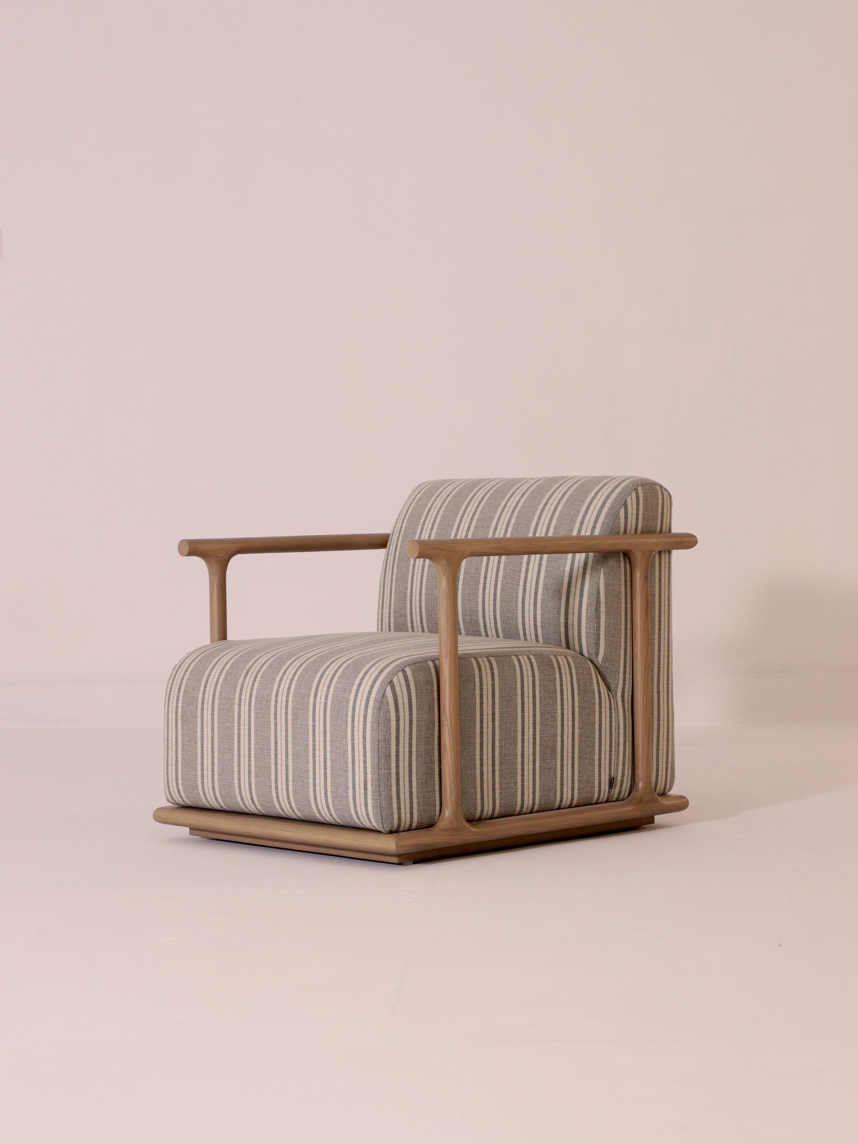 LOCKWOOD CHAIR